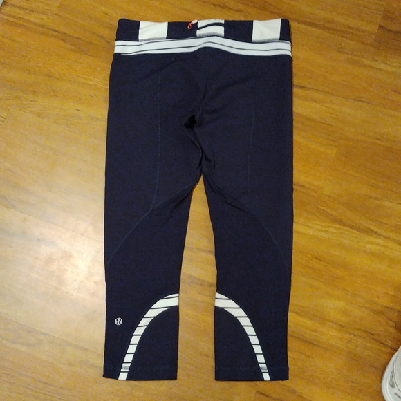Lululemon cropped leggings - Picture 8 of 13